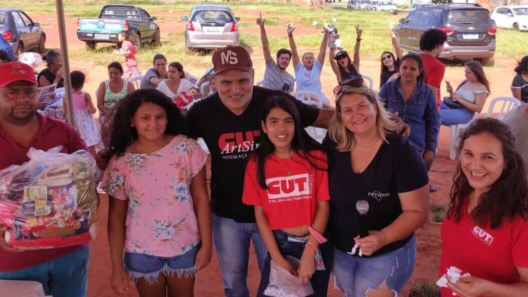 Entidades organizam show com prestação de serviços no 1º de maio
